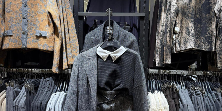 Koton’dan Döngüsel Moda Hamlesi: Atık Kumaşlardan 15 Bin Giysi Askısı