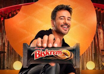 “Bi Biskrem Versem” Reklamları Emre Altuğ ile Geri Döndü