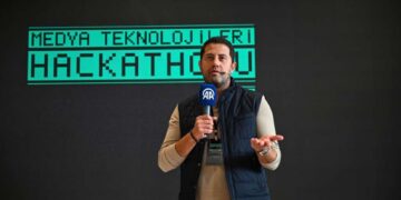 Arabica Coffee House Gençleri ve Teknolojiyi Destekliyor