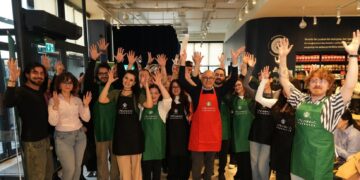 Starbucks Türkiye’de İlk İşaret Dili Konseptli Mağazasını Göztepe’de Açtı