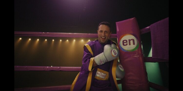 Enpara’dan “Avantajlı kredi sunan bankalar ringde!” Reklam Filmi