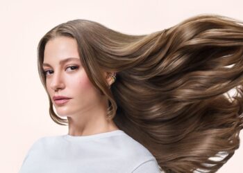 Elseve’den “Parlaklığın Ötesi, Saçta Gloss Etkisi” Reklam Filmi