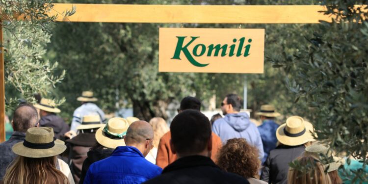 Komili’nin 27. Zeytin Hasadı Ayvalık’ta Gerçekleşti